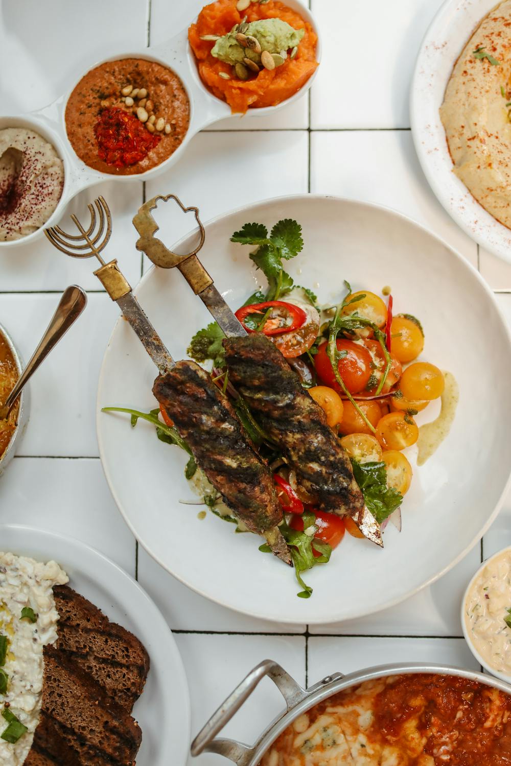 Kebab tallrik med ris och grönsaker